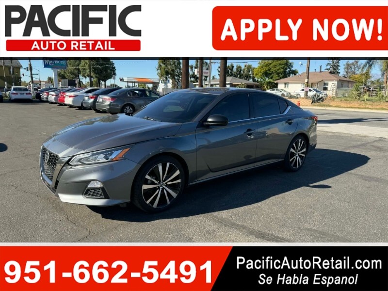 2022 Nissan Altima SR's photo