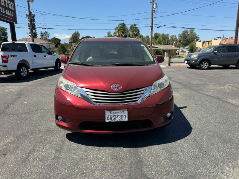 2012 Toyota Sienna XLE 8-Passenger
