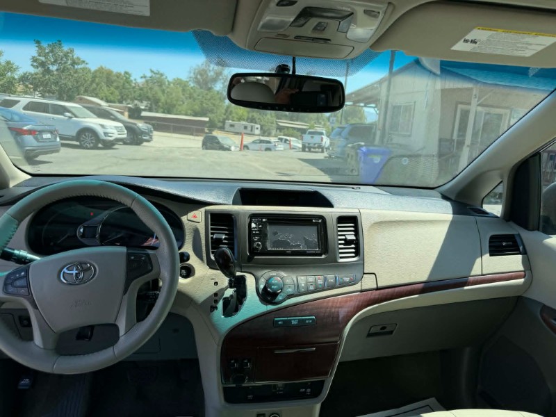 2012 Toyota Sienna XLE 8-Passenger