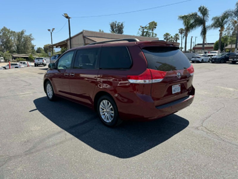 2012 Toyota Sienna XLE 8-Passenger