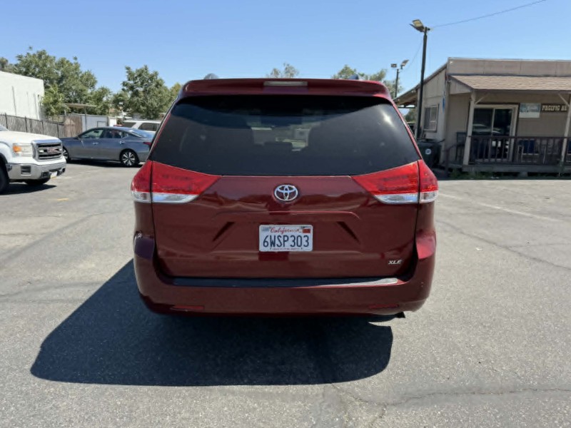 2012 Toyota Sienna XLE 8-Passenger