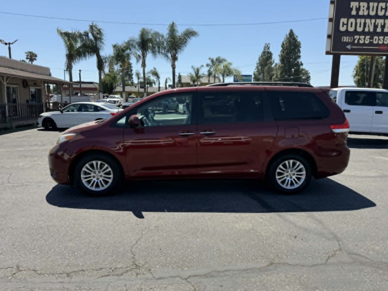 2012 Toyota Sienna XLE 8-Passenger