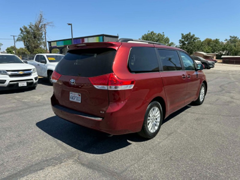 2012 Toyota Sienna XLE 8-Passenger