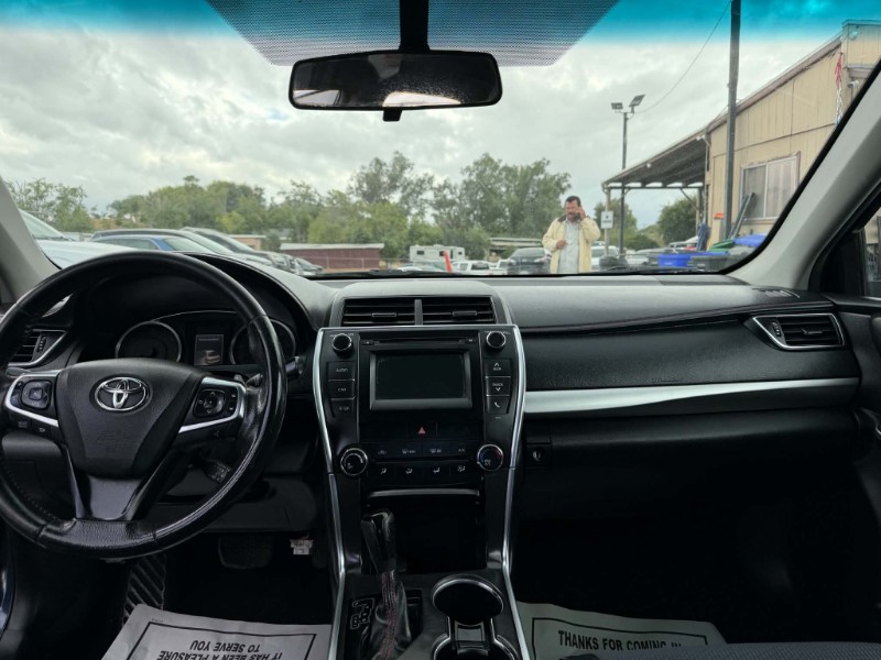 2017 Toyota Camry SE