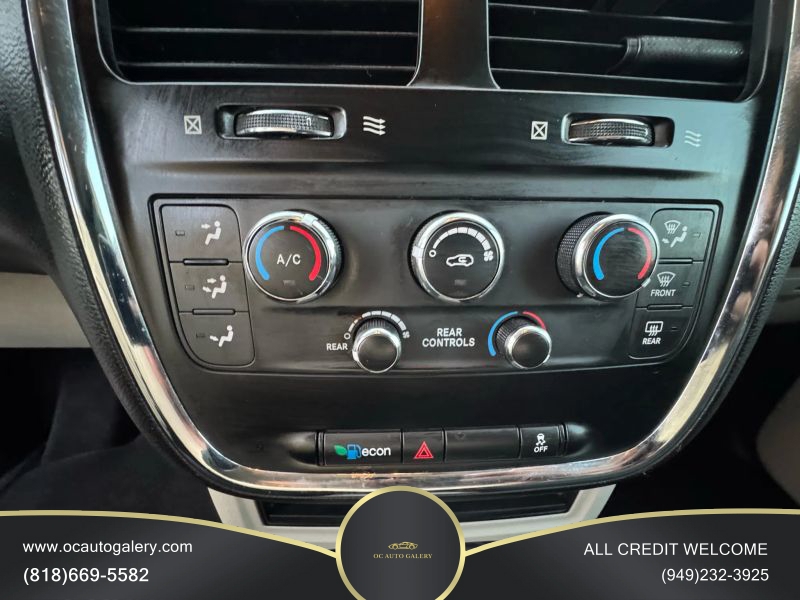 2016 Dodge Grand Caravan Passenger SE Minivan 4D