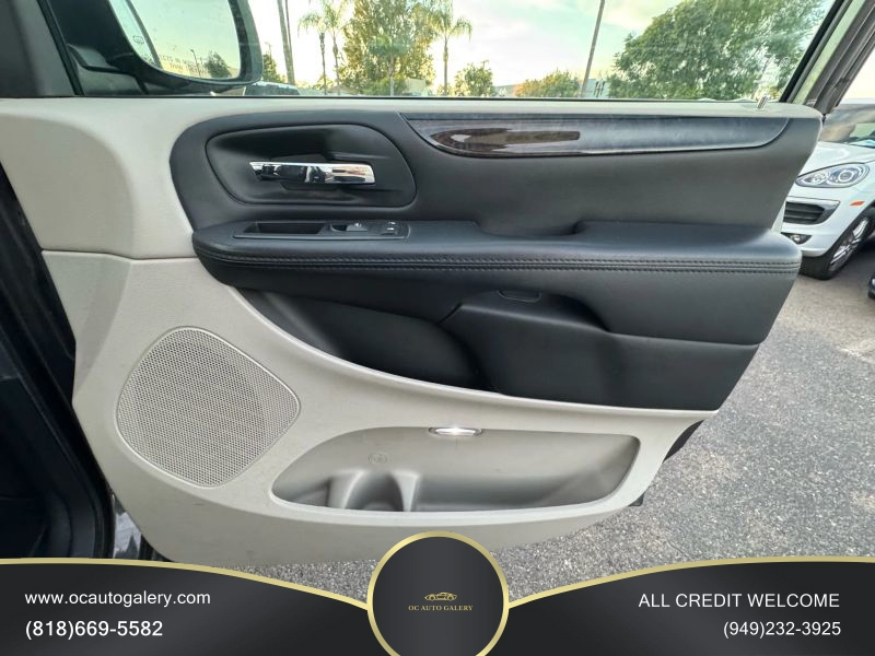 2016 Dodge Grand Caravan Passenger SE Minivan 4D