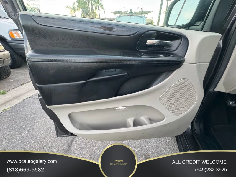 2016 Dodge Grand Caravan Passenger SE Minivan 4D