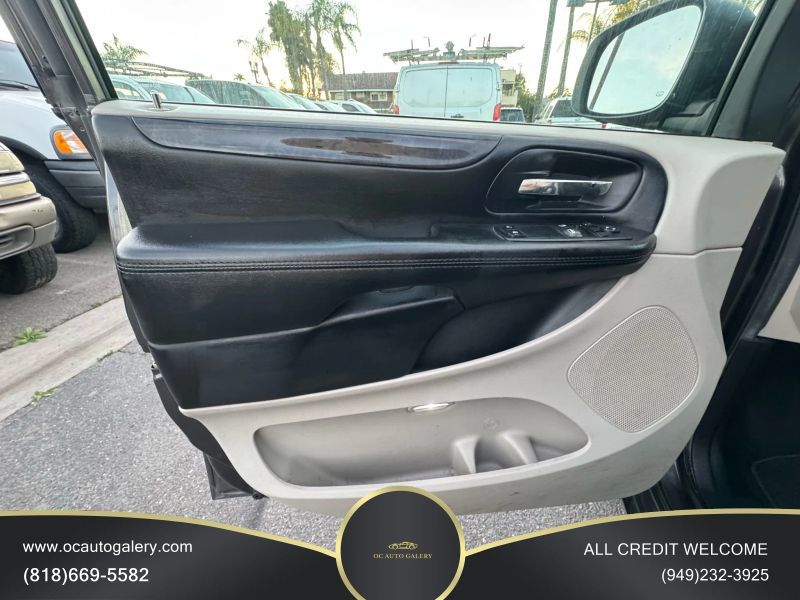 2016 Dodge Grand Caravan Passenger SE Minivan 4D