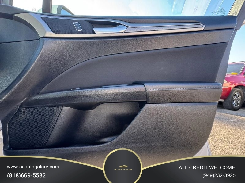 2018 Ford Fusion SE Sedan 4D