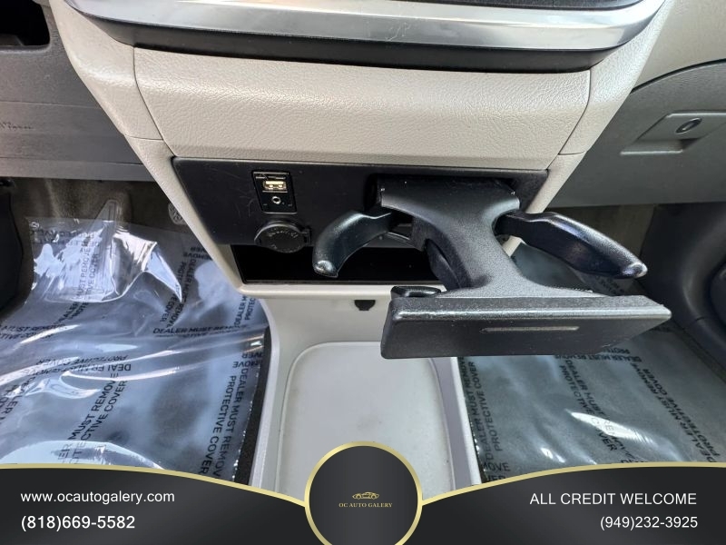 2017 Toyota Sienna L Minivan 4D