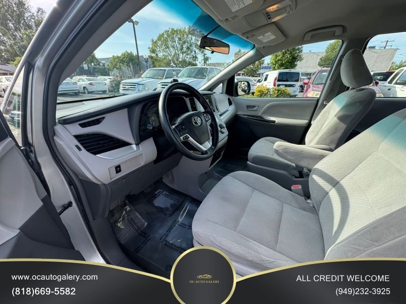 2017 Toyota Sienna L Minivan 4D