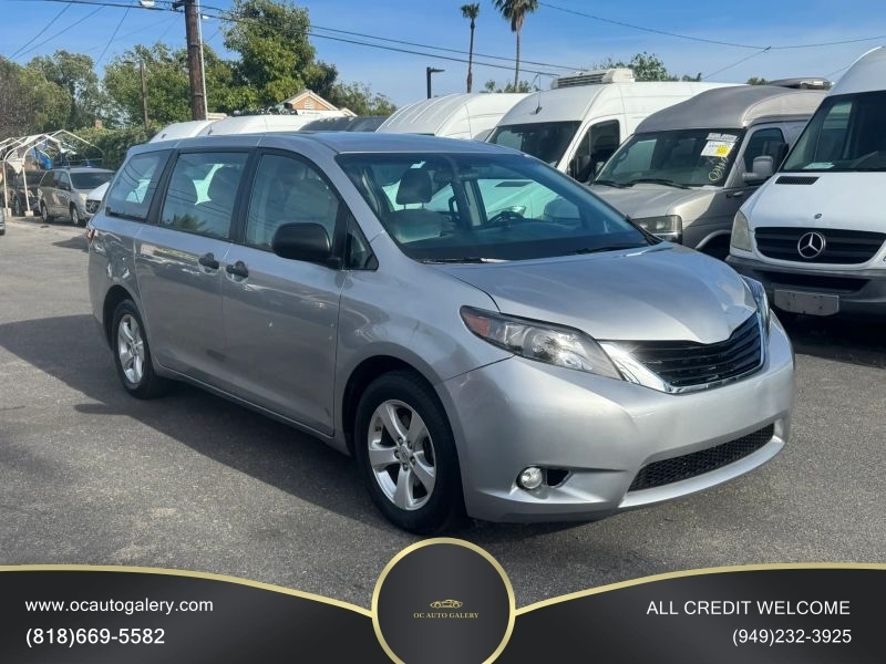 2017 Toyota Sienna L Minivan 4D