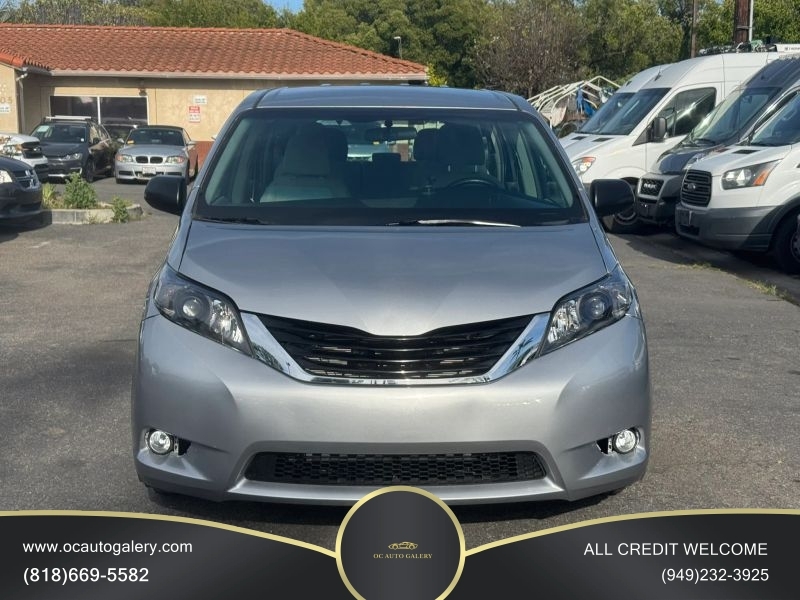 2017 Toyota Sienna L Minivan 4D