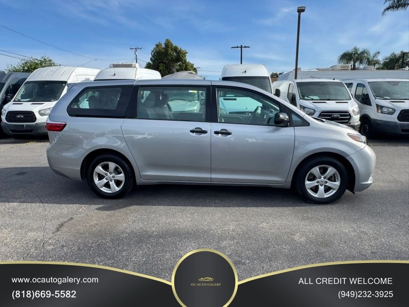 2017 Toyota Sienna L Minivan 4D