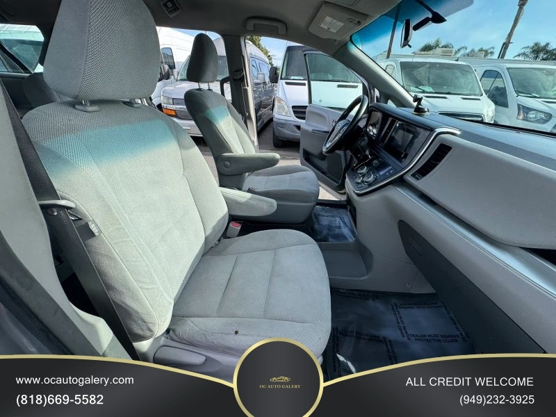 2017 Toyota Sienna L Minivan 4D
