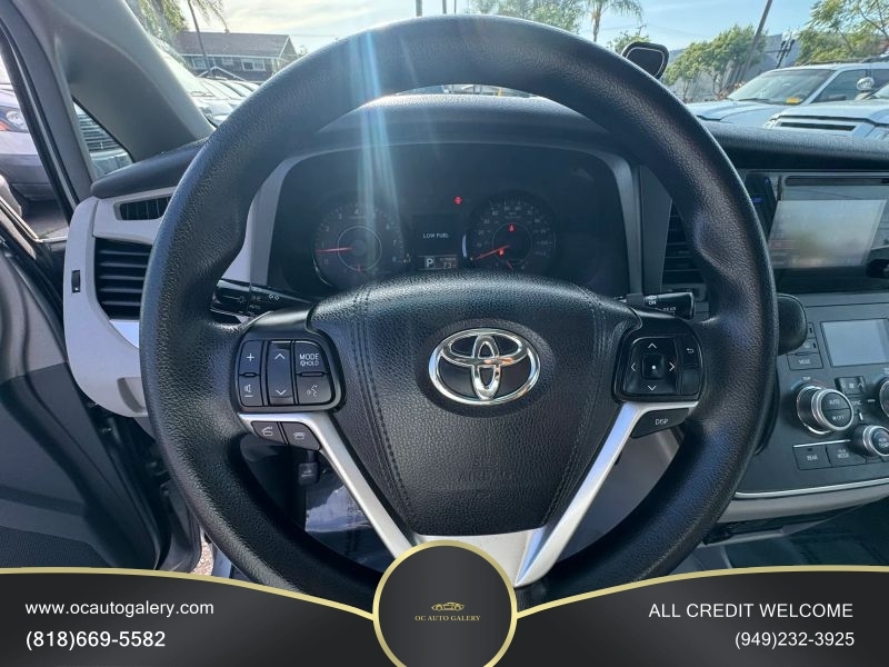 2017 Toyota Sienna L Minivan 4D