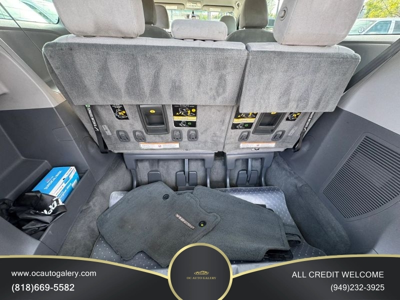 2017 Toyota Sienna L Minivan 4D
