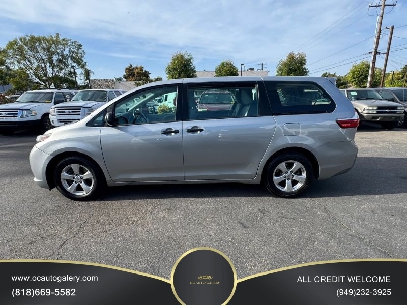 2017 Toyota Sienna L Minivan 4D