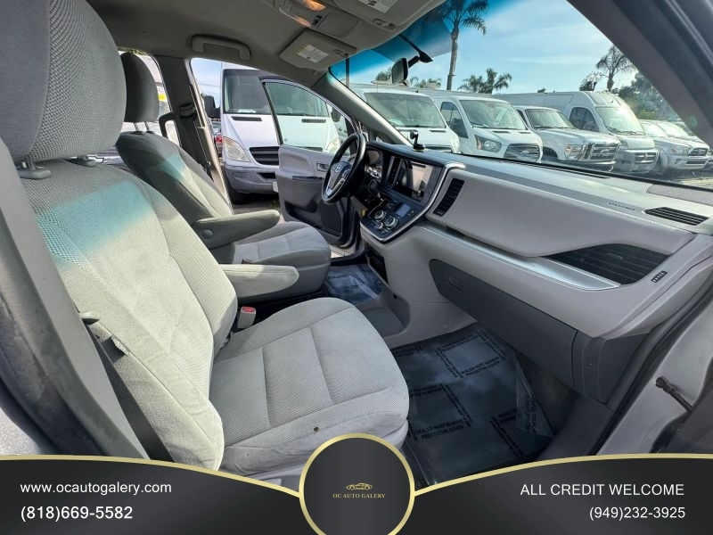 2017 Toyota Sienna L Minivan 4D