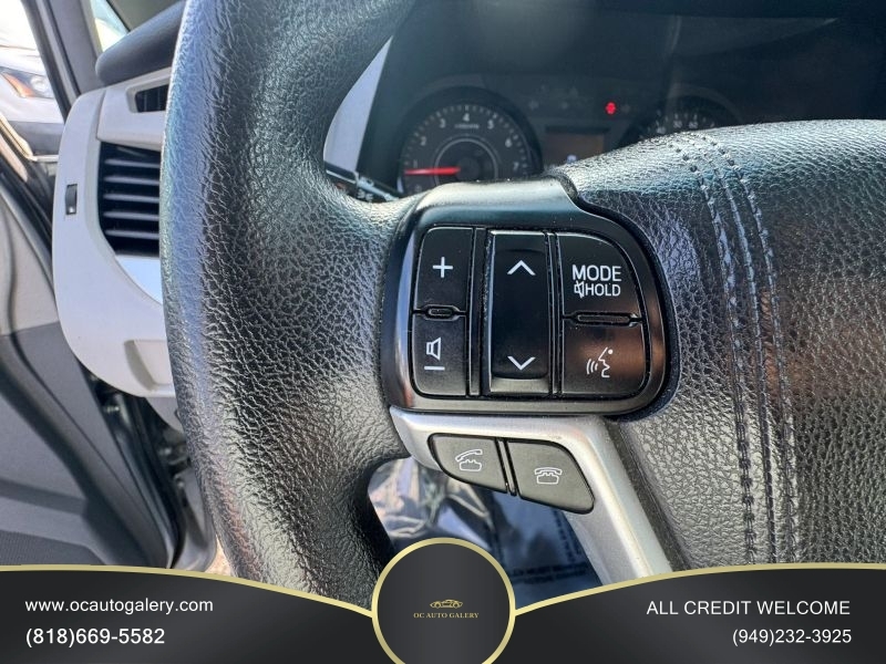 2017 Toyota Sienna L Minivan 4D