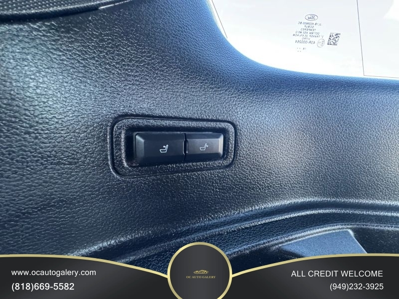 2019 Ford Expedition MAX XLT Sport Utility 4D