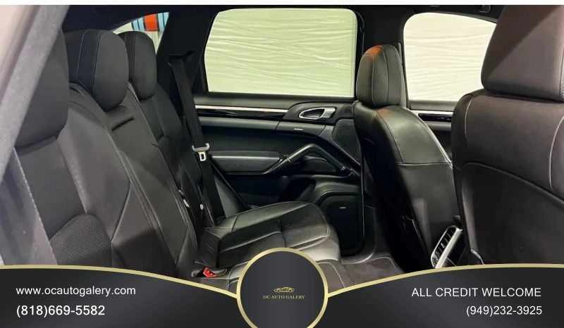 2013 Porsche Cayenne GTS Sport Utility 4D