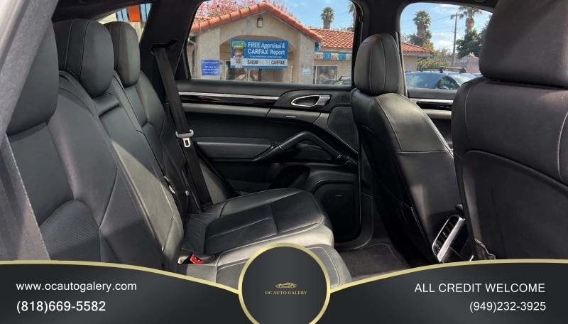 2013 Porsche Cayenne GTS Sport Utility 4D