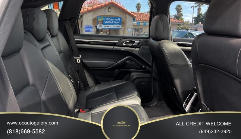 2013 Porsche Cayenne GTS Sport Utility 4D