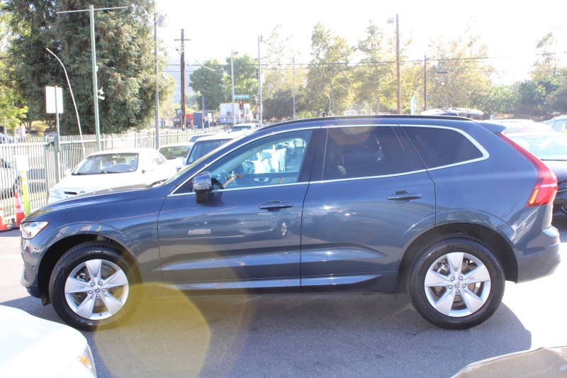 2022 Volvo XC60 Momentum - Photo 6