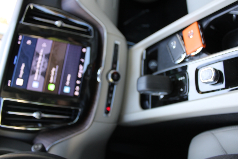 2022 Volvo XC60 Momentum - Photo 16