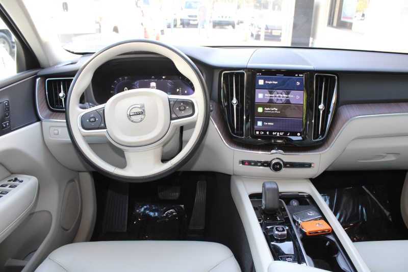 2022 Volvo XC60 Momentum - Photo 14