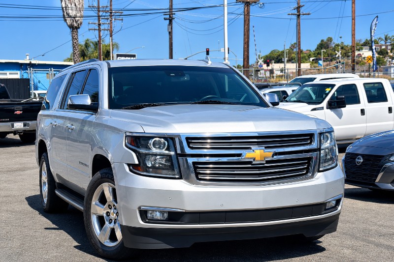 2015 Chevrolet Suburban LTZ - Photo 2