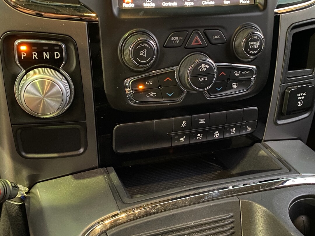 2015 RAM Ram 1500 Pickup Sport - Photo 17