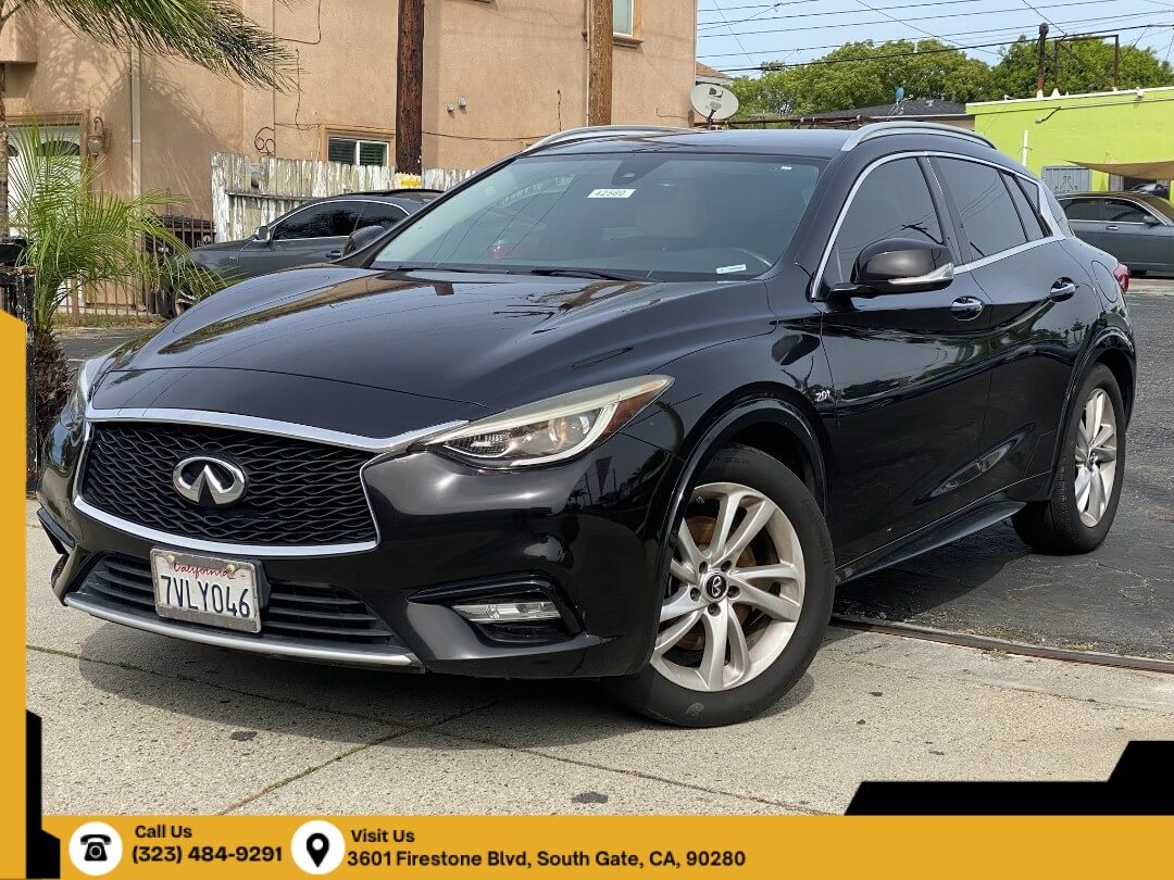 2017 INFINITI QX30 Premium