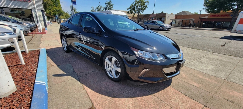 2018 Chevrolet Volt LT - Photo 10