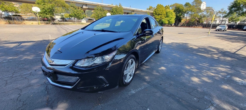2018 Chevrolet Volt LT - Photo 11