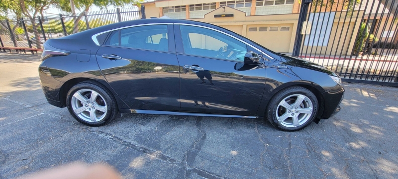 2018 Chevrolet Volt LT - Photo 21