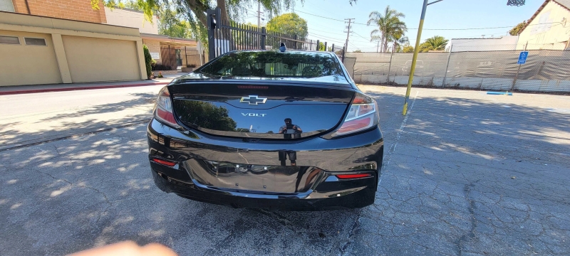 2018 Chevrolet Volt LT - Photo 24