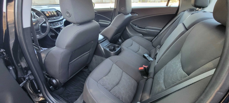 2018 Chevrolet Volt LT - Photo 18