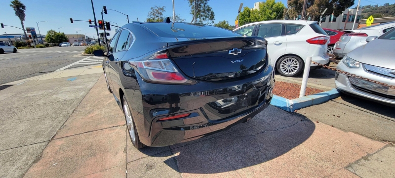2018 Chevrolet Volt LT - Photo 8