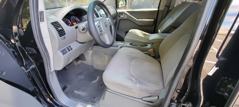 2013 Nissan Frontier SV - Photo 13