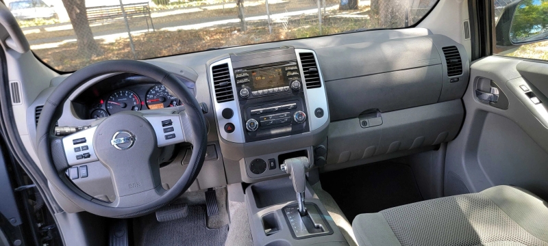 2013 Nissan Frontier SV - Photo 16