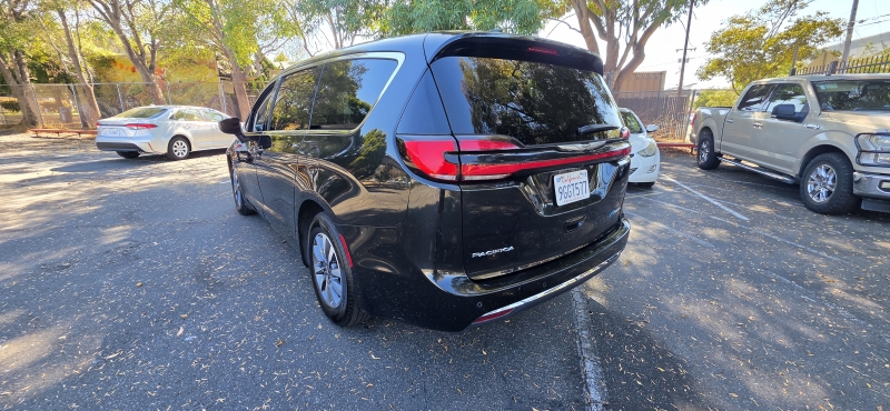 2023 Chrysler Pacifica Hybrid