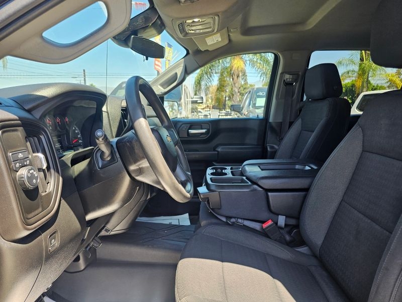 2023 Chevrolet Silverado 1500 Crew Cab Custom Pickup 4D 5 3/4 Ft
