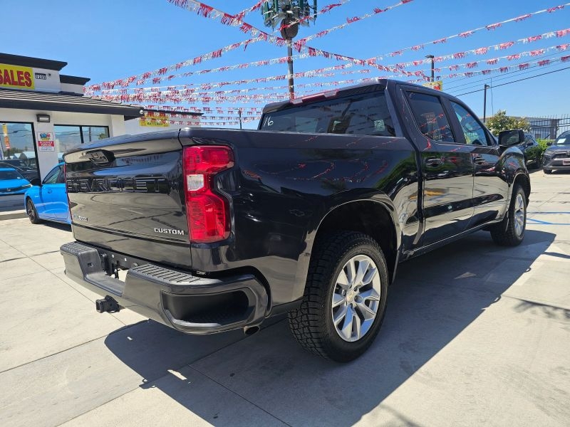 2023 Chevrolet Silverado 1500 Crew Cab Custom Pickup 4D 5 3/4 Ft