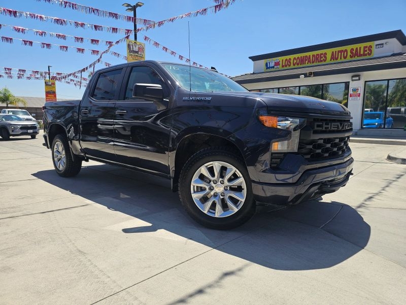 2023 Chevrolet Silverado 1500 Crew Cab Custom Pickup 4D 5 3/4 Ft