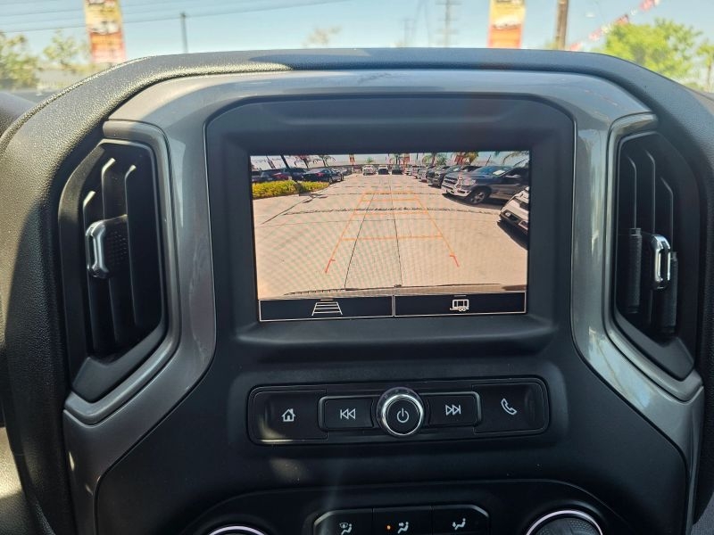 2023 Chevrolet Silverado 1500 Crew Cab Custom Pickup 4D 5 3/4 Ft