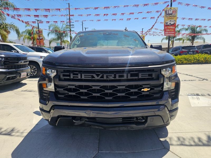 2023 Chevrolet Silverado 1500 Crew Cab Custom Pickup 4D 5 3/4 Ft