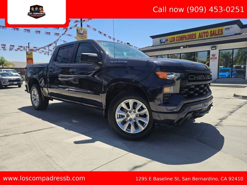 2023 Chevrolet Silverado 1500 Crew Cab Custom Pickup 4D 5 3/4 Ft