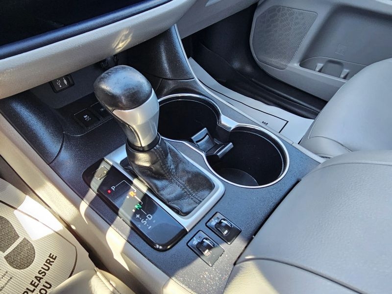 2015 Toyota Highlander XLE Sport Utility 4D